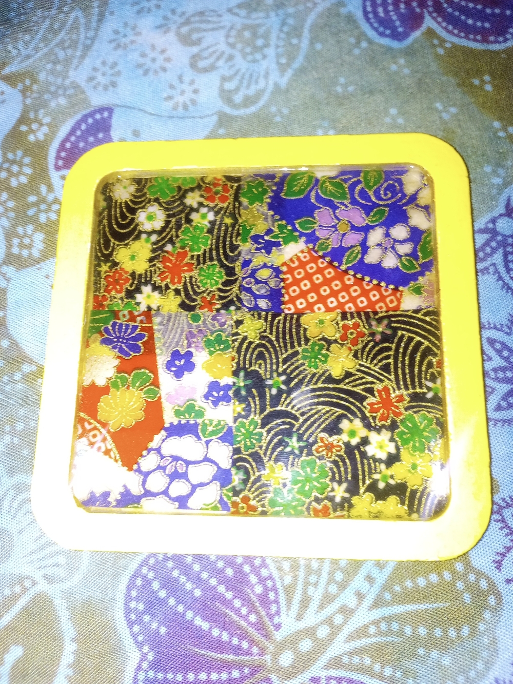 Decorative Oriental Floral Coaster Art With Yellow Frame